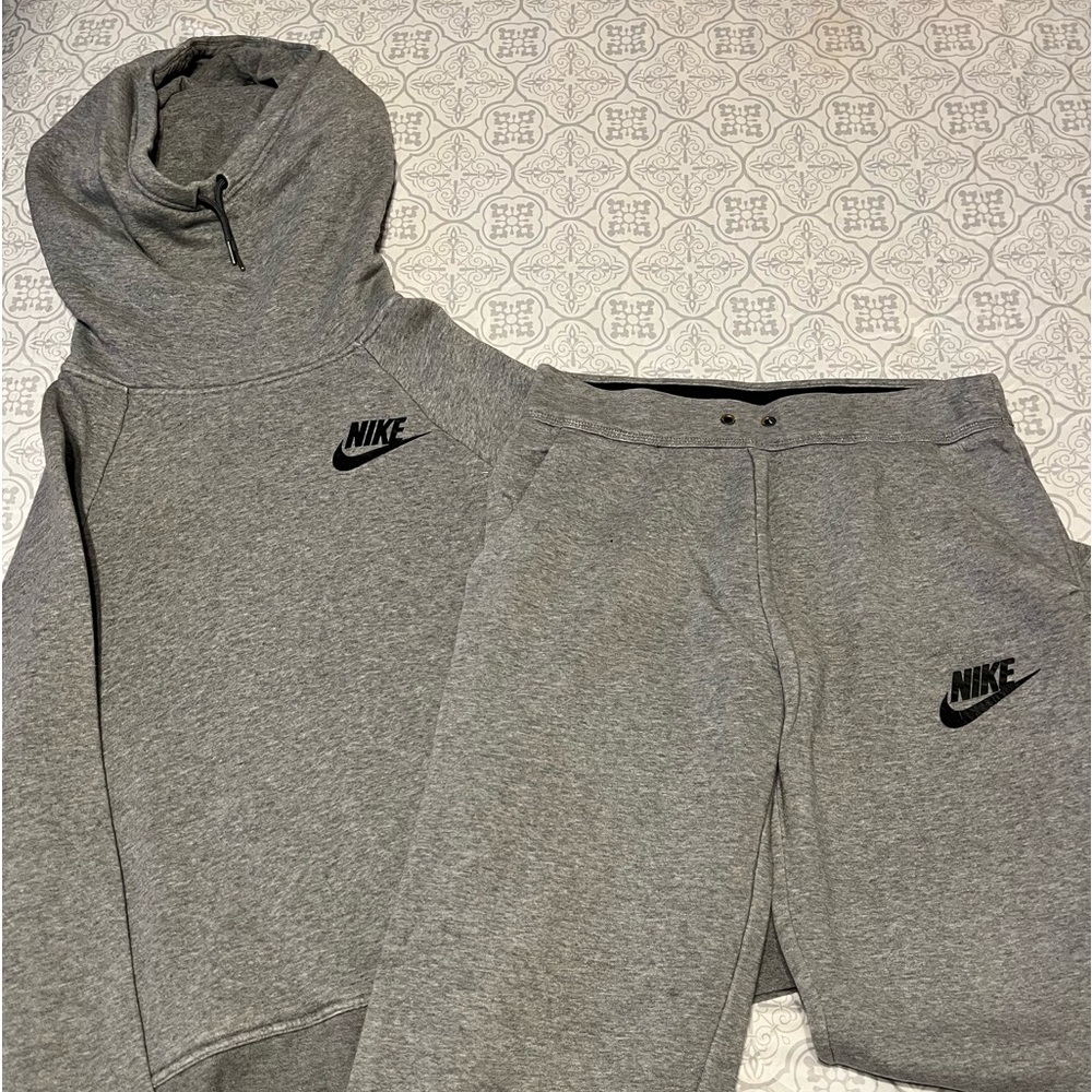 Warm & super comfy matching NIKE sweat suit
